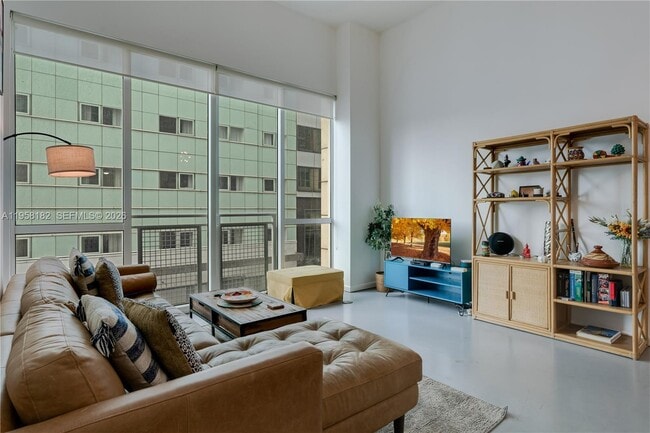 Building Photo - 253 NE 2nd St