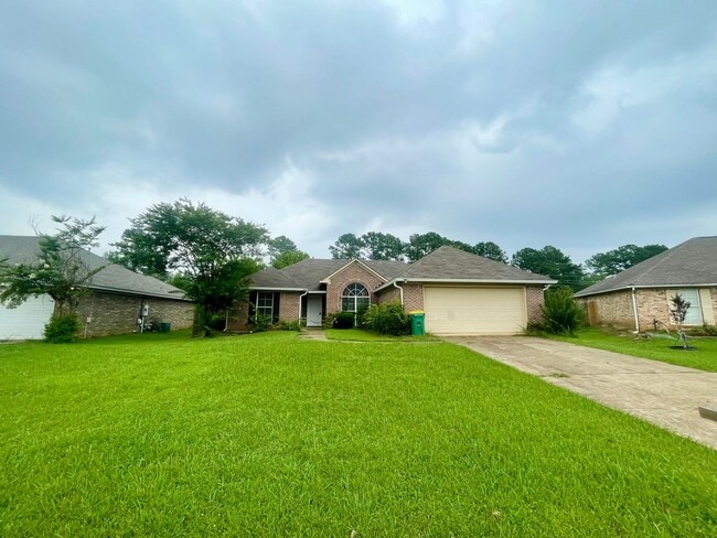 Building Photo - 3 bed 2 bath for rent in Ridgeland!