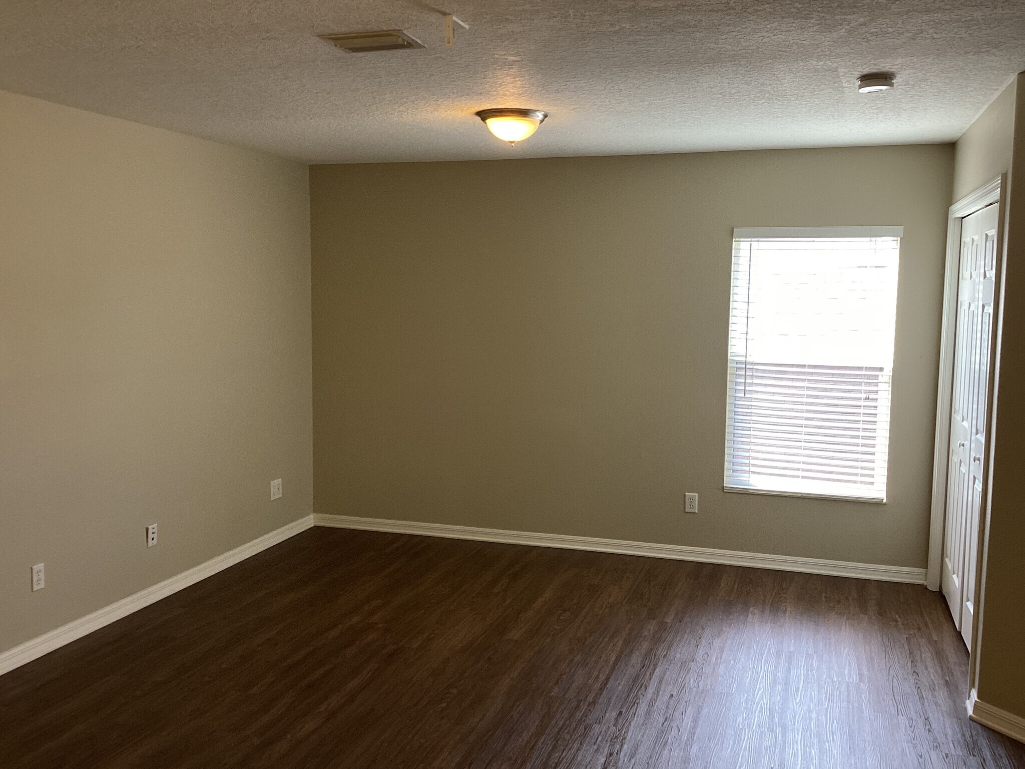 Building Photo - 1651 Mellon Way