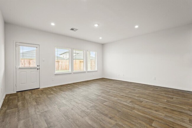 Building Photo - 30807 Khepri Ct