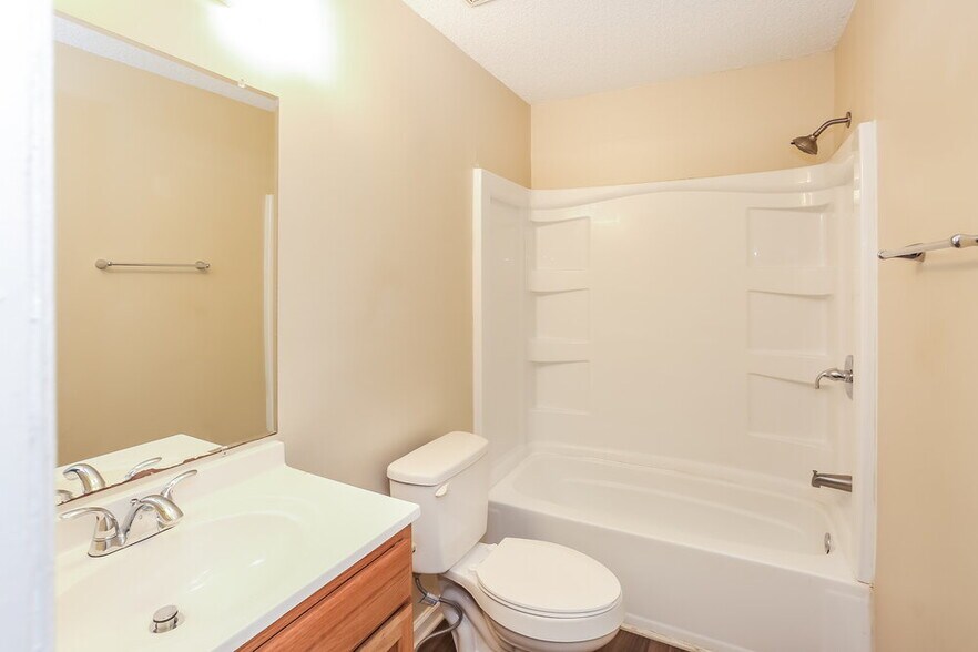 Building Photo - 8127 Sheringham Way