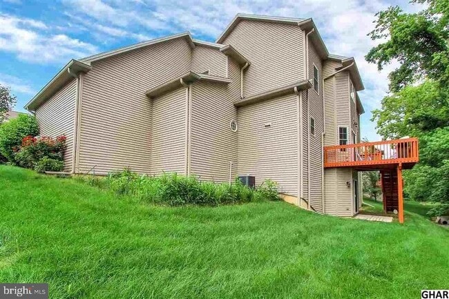 Building Photo - 490 Adam Ln