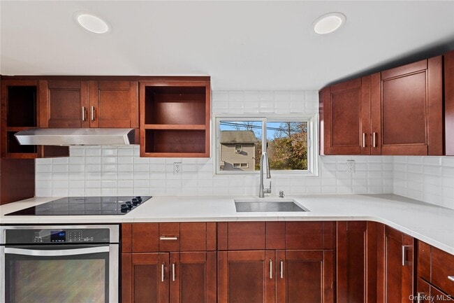 Building Photo - 9 Sylvan Trail