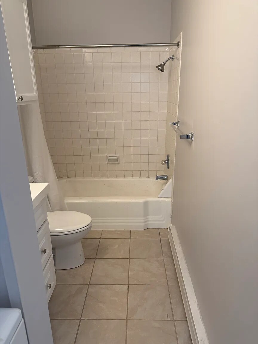 Building Photo - 5125 Marshall Dr