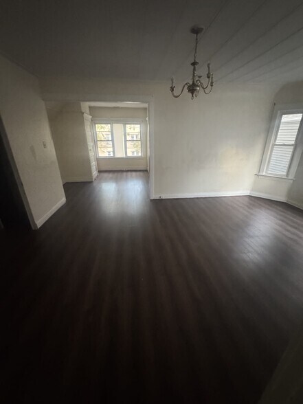 Building Photo - 4302 N Kimball Ave