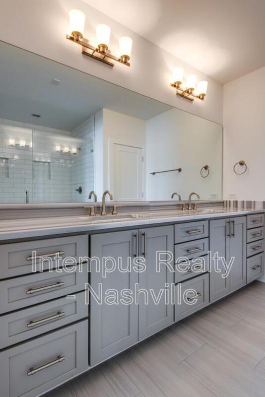 Building Photo - 958 9th Ave S