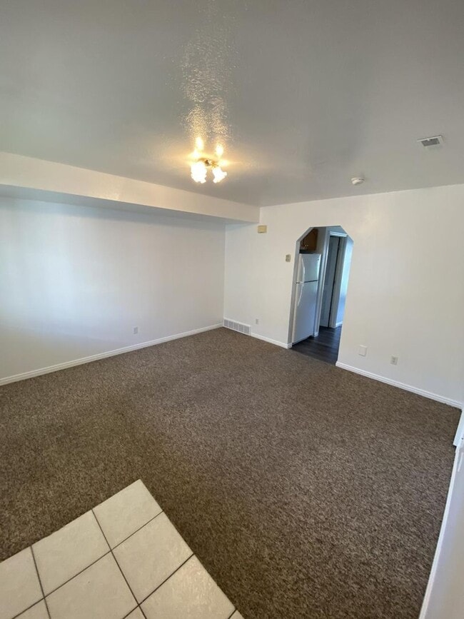 Building Photo - 1556 Talon Dr