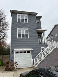 Building Photo - Beautiful Home Conveniently Located in Alexandria w/ Lower Level Suite