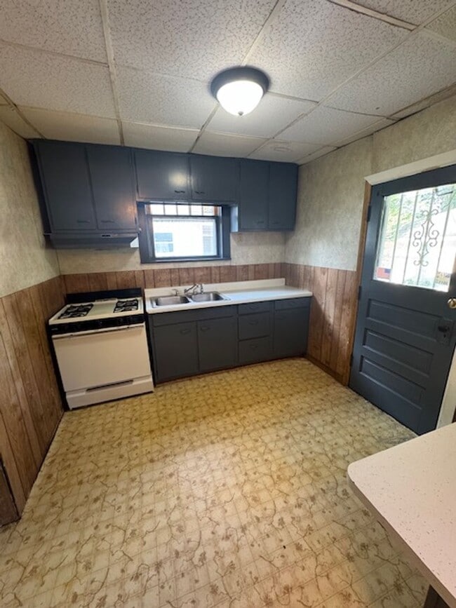 Building Photo - 3708 Weisser Park Ave