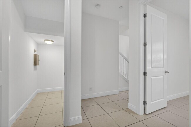 Building Photo - 4113 Faraday Wy