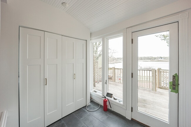 Building Photo - 62 Shrewsbury Ave