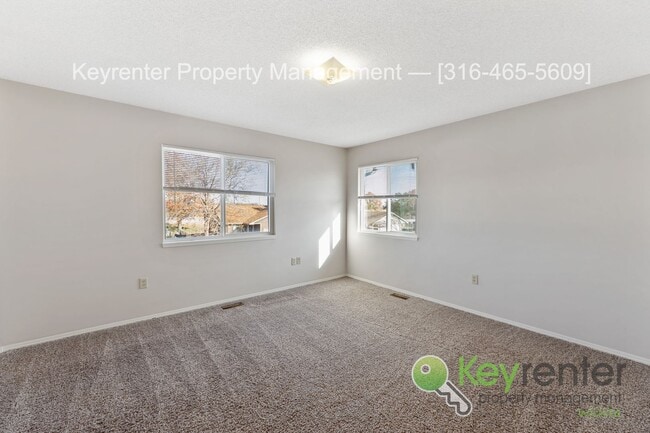 Building Photo - Beautiful 3 Bed 2.5 Bath townhome with easy commute anywhere in town!