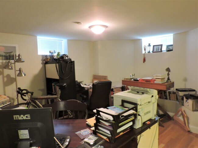 Building Photo - 7 Marney St