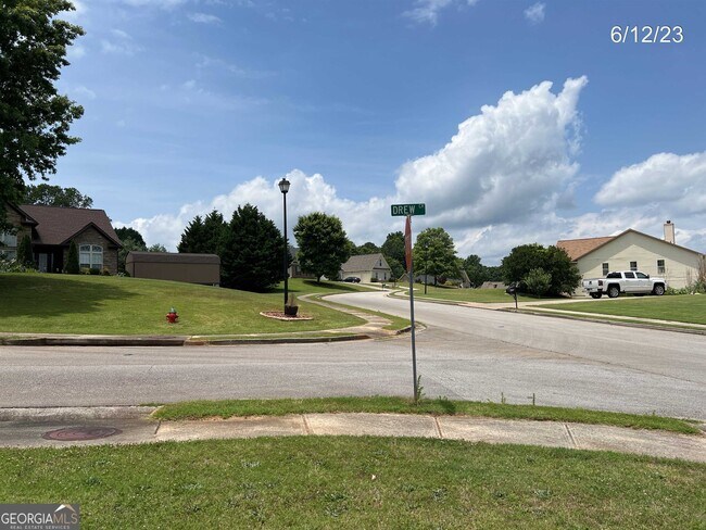 Building Photo - 80 Drew Cir