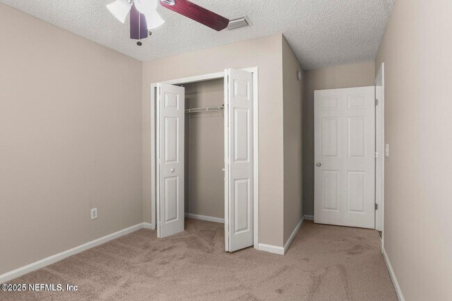 Building Photo - 3924 Victoria Landing Dr S