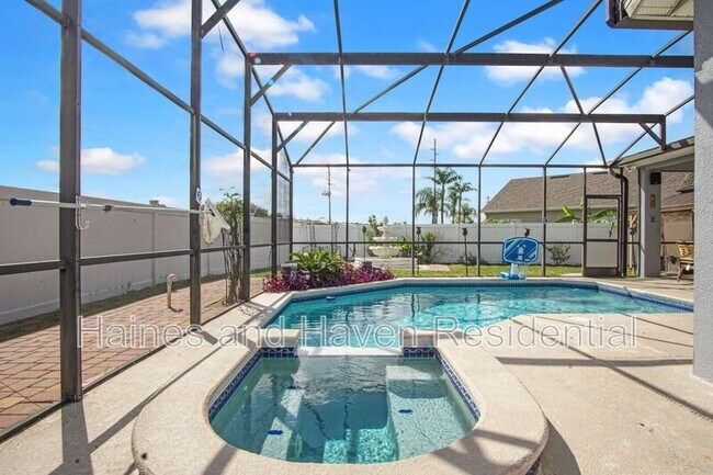 Building Photo - 403 Corvina Dr