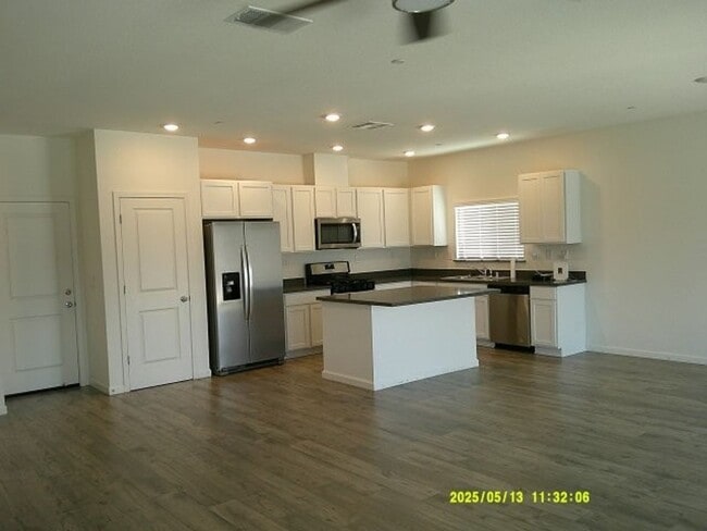 Building Photo - 670 Wisteria Ln