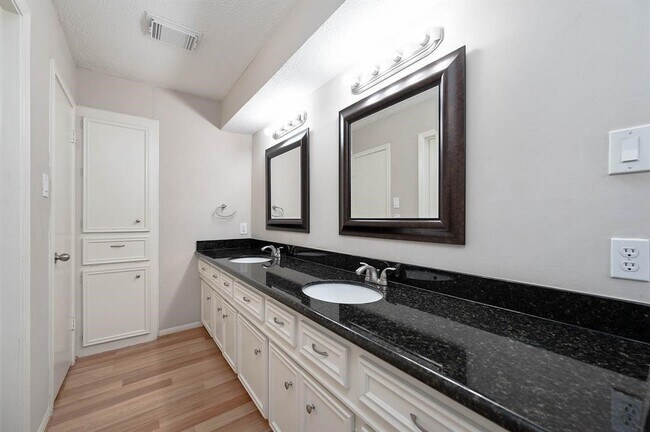 Building Photo - 9311 New Forest Rd