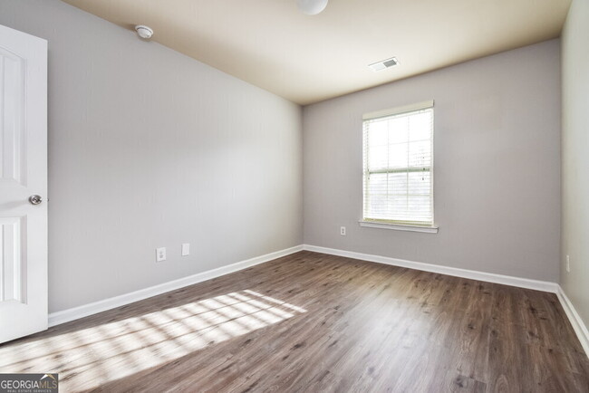 Building Photo - 118 Cassady Ln