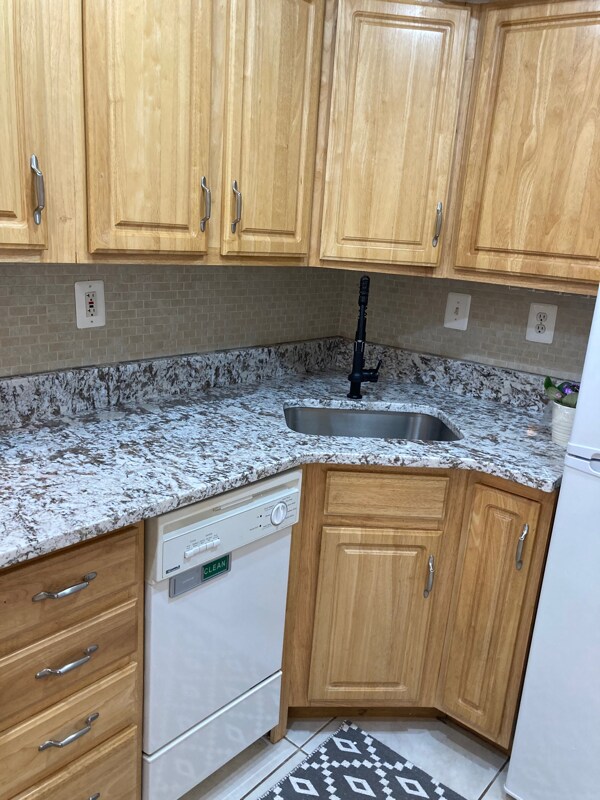 Building Photo - 902 I St SE