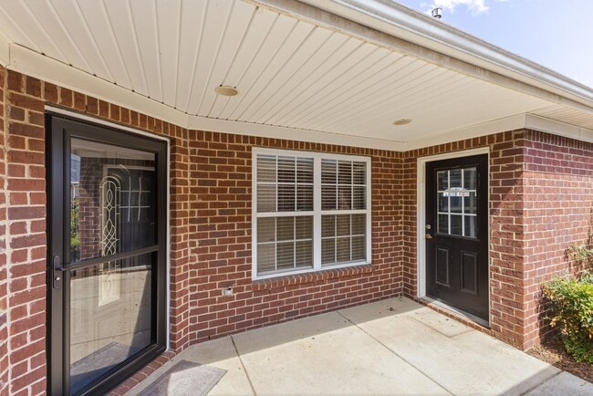 Building Photo - 395 Devon Chase Hill