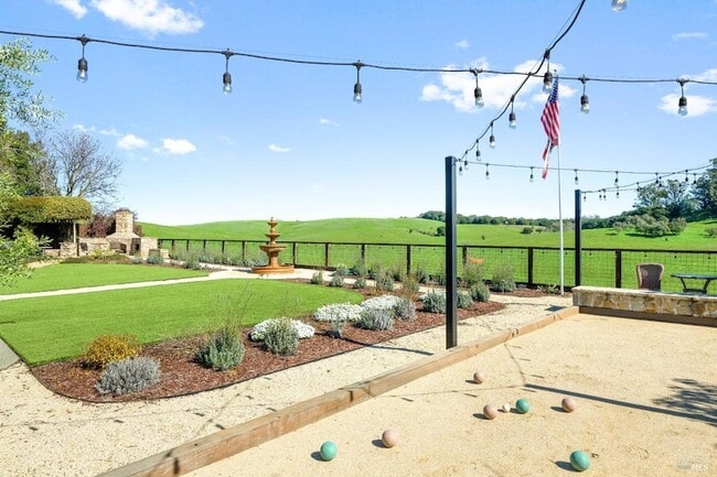 Building Photo - 1051 Stonebridge Dr