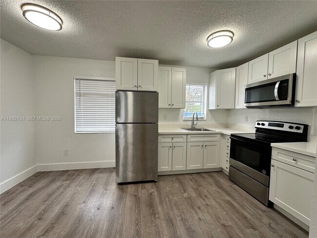 Building Photo - 2910 Pierce St