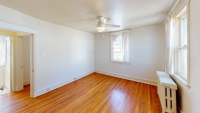 Building Photo - 2bd/1ba charming house