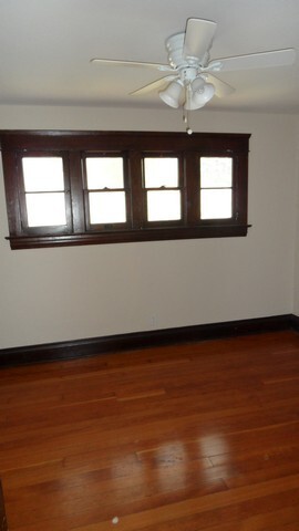 Building Photo - Charming craftsman home located in the hig...