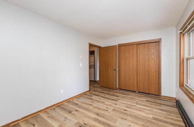 Building Photo - 605 Bakertown Dr