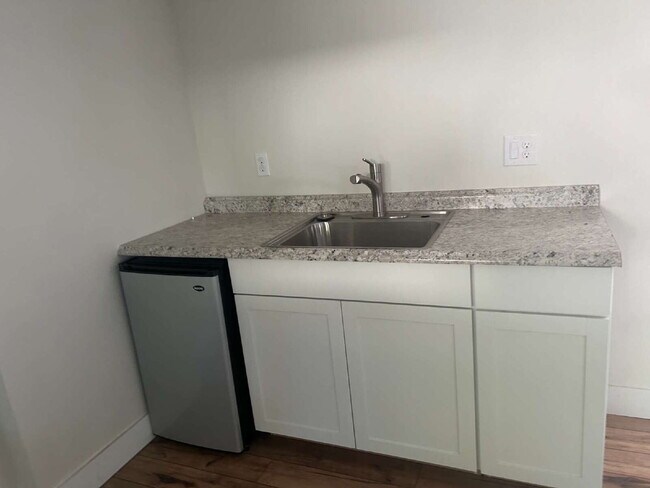 Building Photo - South Ogden Rambler Walking Distance to the Splash Pad and Athletic Club