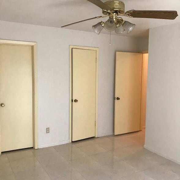 bedroom - 1202 Peach Spring Dr