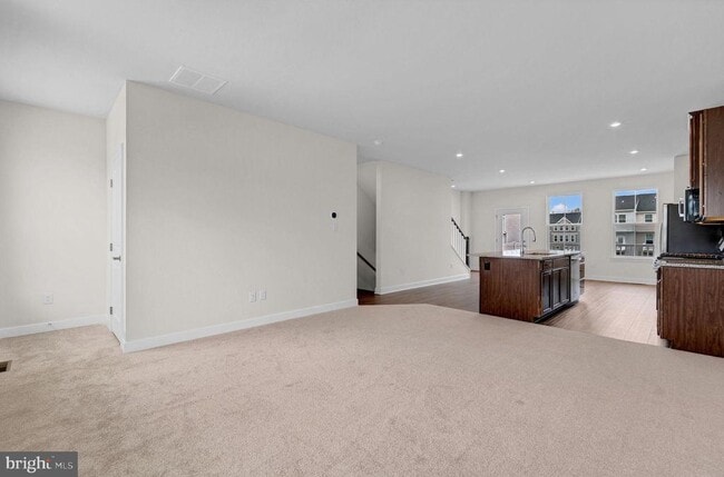 Building Photo - 66 SPYGLASS HILL Dr