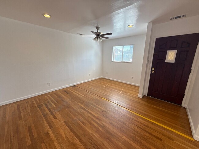 Building Photo - EPIC REA - Spacious 3BR/2BA House - Renovated - Updated Kitchen - Castro Valley