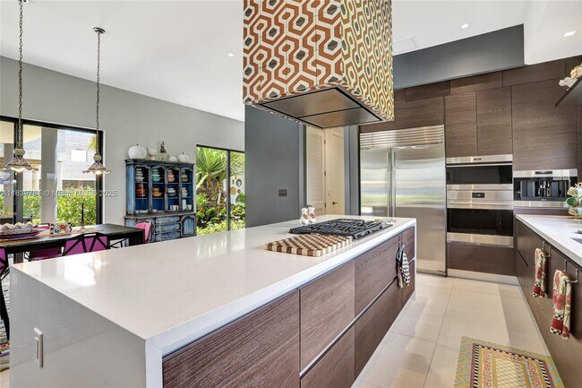 Building Photo - 16709 Botaniko Dr N