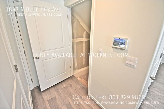 Building Photo - 1833 N Blue Iris Ave