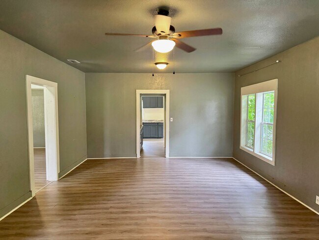 Building Photo - Affordable 3 Bedroom, 1 Bathroom Home In WF!