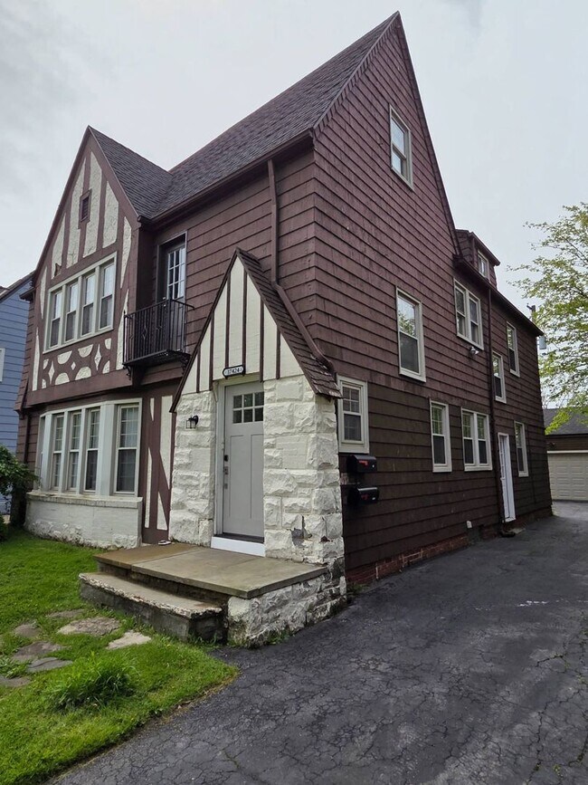 Building Photo - 17424 Winslow Rd