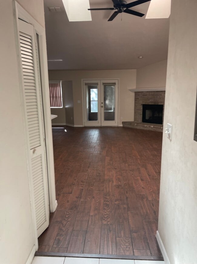 Building Photo - 6534 NW 37th Terrace