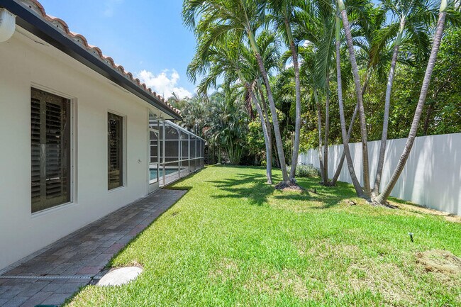 Building Photo - 263 S Maya Palm Dr