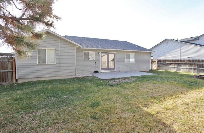 Building Photo - Clean Single-Level Home in Quiet Neighborhood