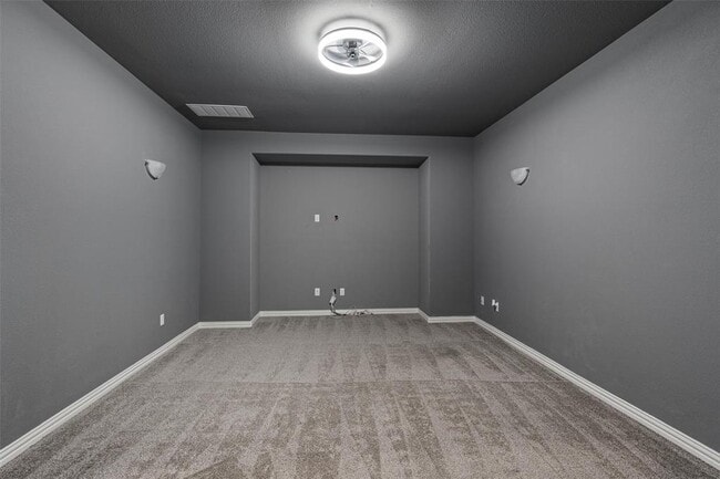 Building Photo - 404 Miracle Rose Way