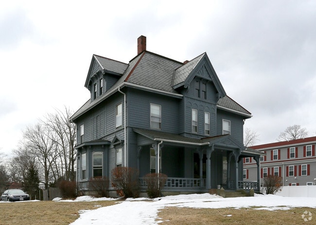 Primary Photo - 206 W Elm St