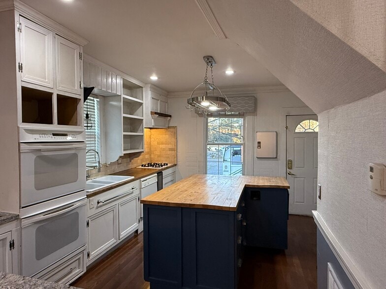 Building Photo - 321 E Stoddard St