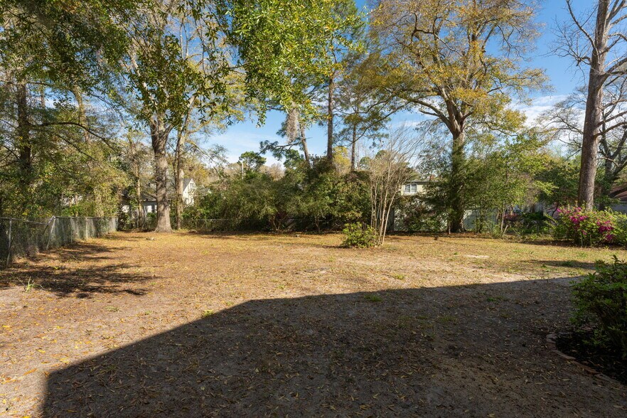 Building Photo - 705 Ivey Cir
