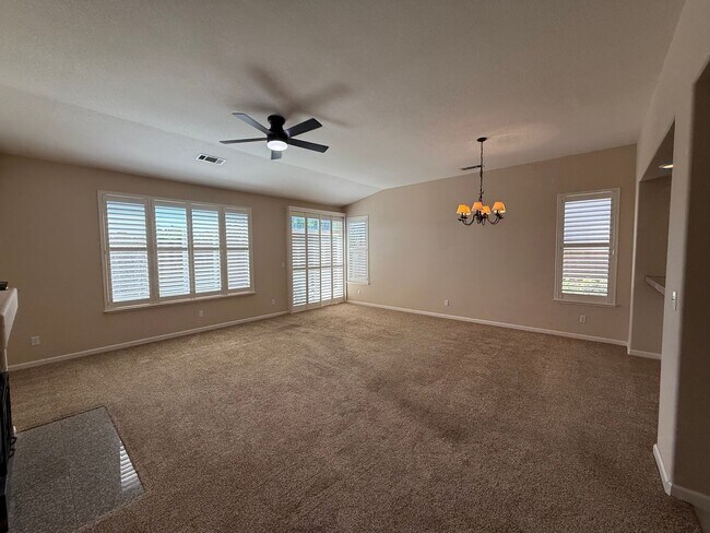 Building Photo - Single story home located in desirable northwest Modesto neighborhood!