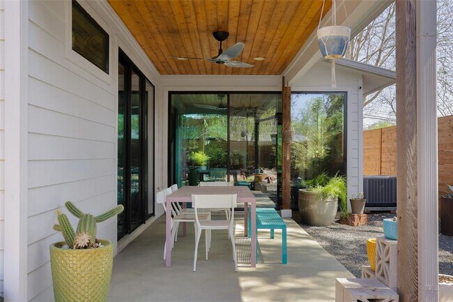 Building Photo - 4420 Mt Vernon Dr