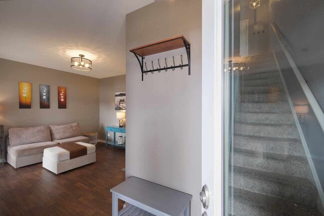 Building Photo - 5 River Row