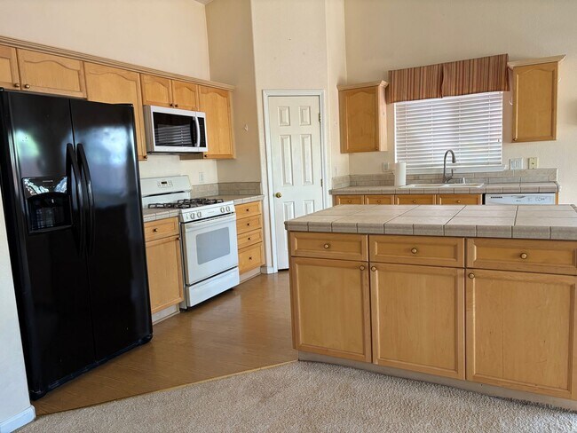 Building Photo - very nice 3 bedroom in North Valleys