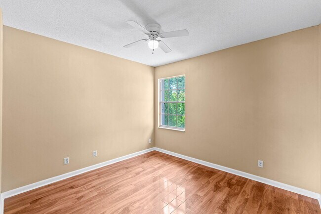 Building Photo - 12210 Dartmoor Dr